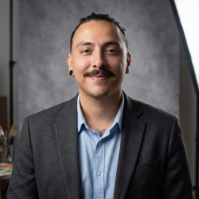 Nicolás Minahk, portrait